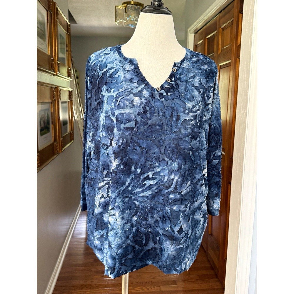 Westbound Woman Women's 1X Blue Burnout Blouse Split Neck 3/4 Sleeve NWT